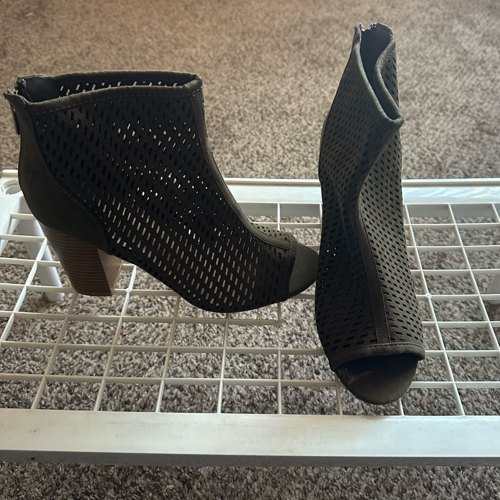 Just Fab sweated, green mesh Toles wedge boot